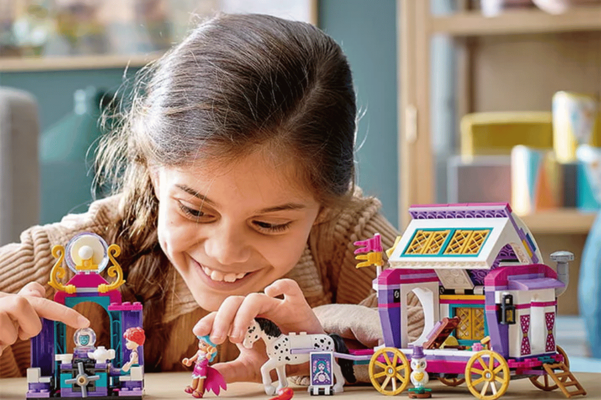 kham-pha-bo-lego-friends-doan-xe-ao-thuat-huyen-bi